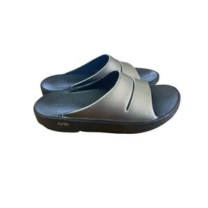 Oofos OOahh Luxe Latte Metallic Recovery Slide Sandals Womens 7 Mens 5 EU 38
